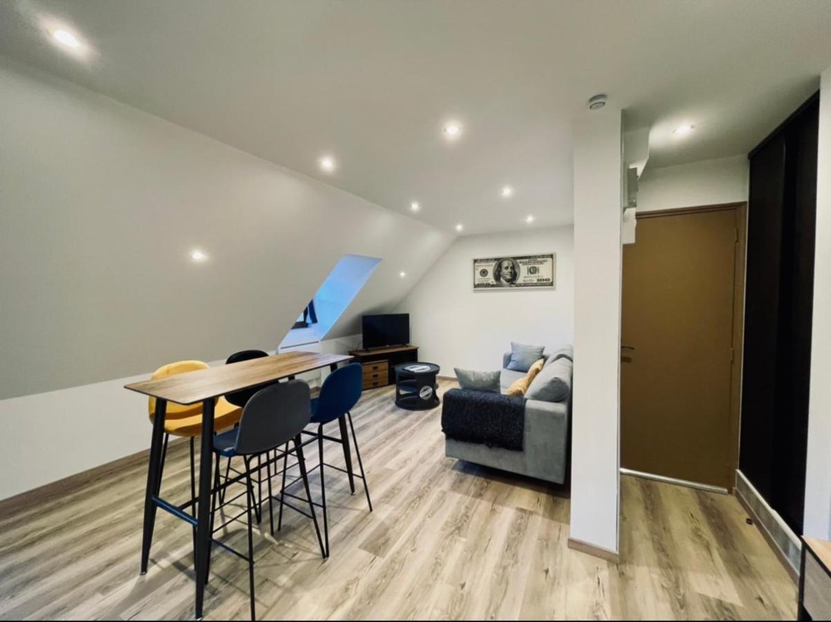 Apartment De *